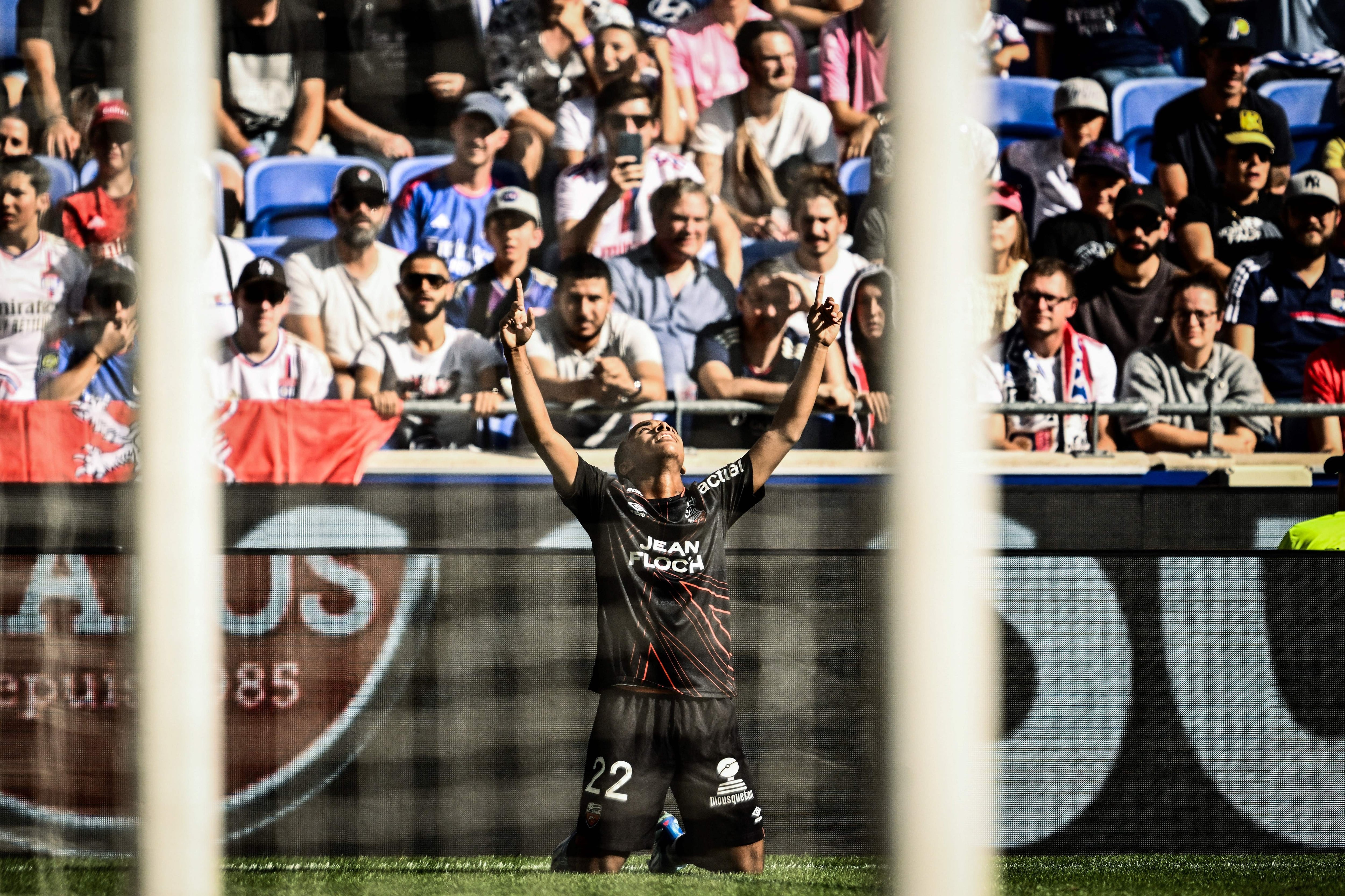 Kroupi celebra un gol con el Lorient, el pasado 8 de octubre.