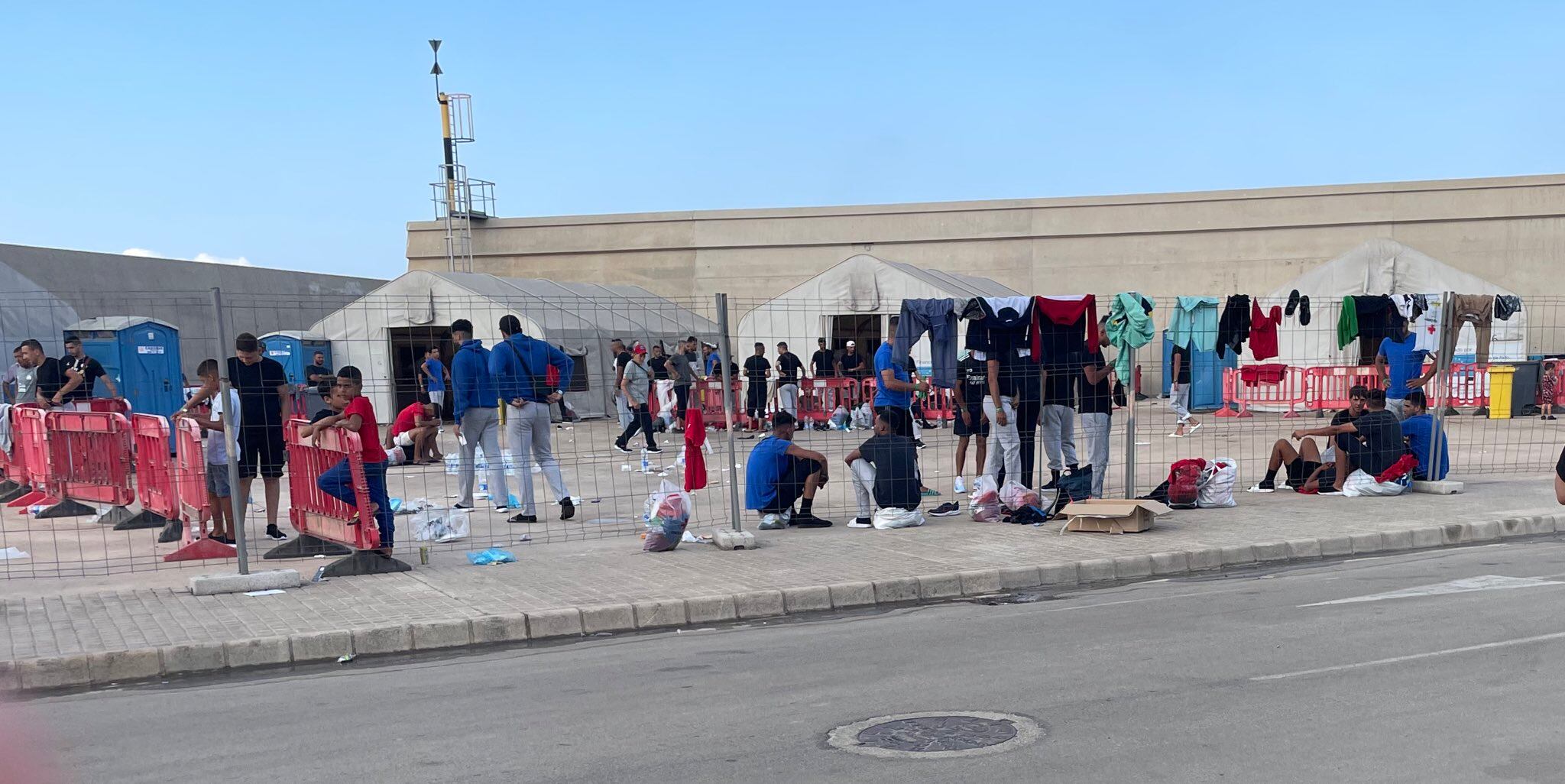 Extranjeros llegados en patera hasta el CATE de Cartagena