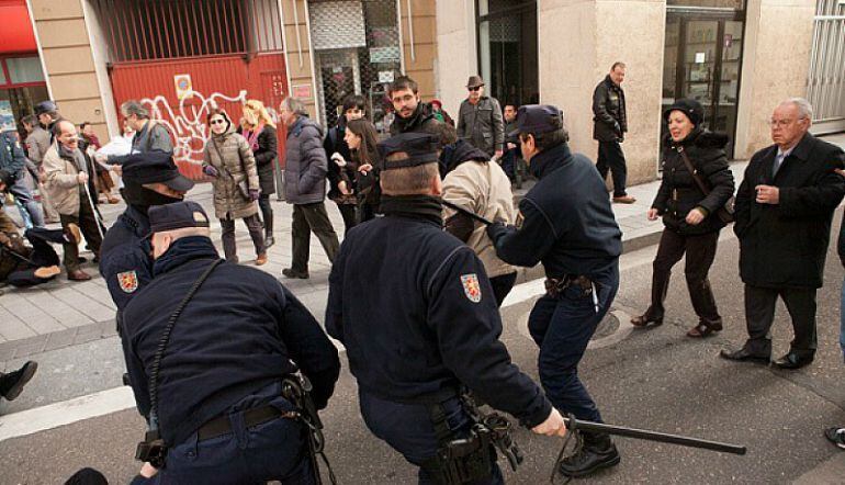 Una de las imágenes que se produjo durante la intervención policial