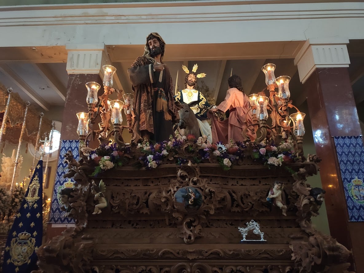 Nuestro Padre Jesús de la Salud, de la Cofradía de la Borriquilla de Jaén, dispuesto ya en su paso procesional