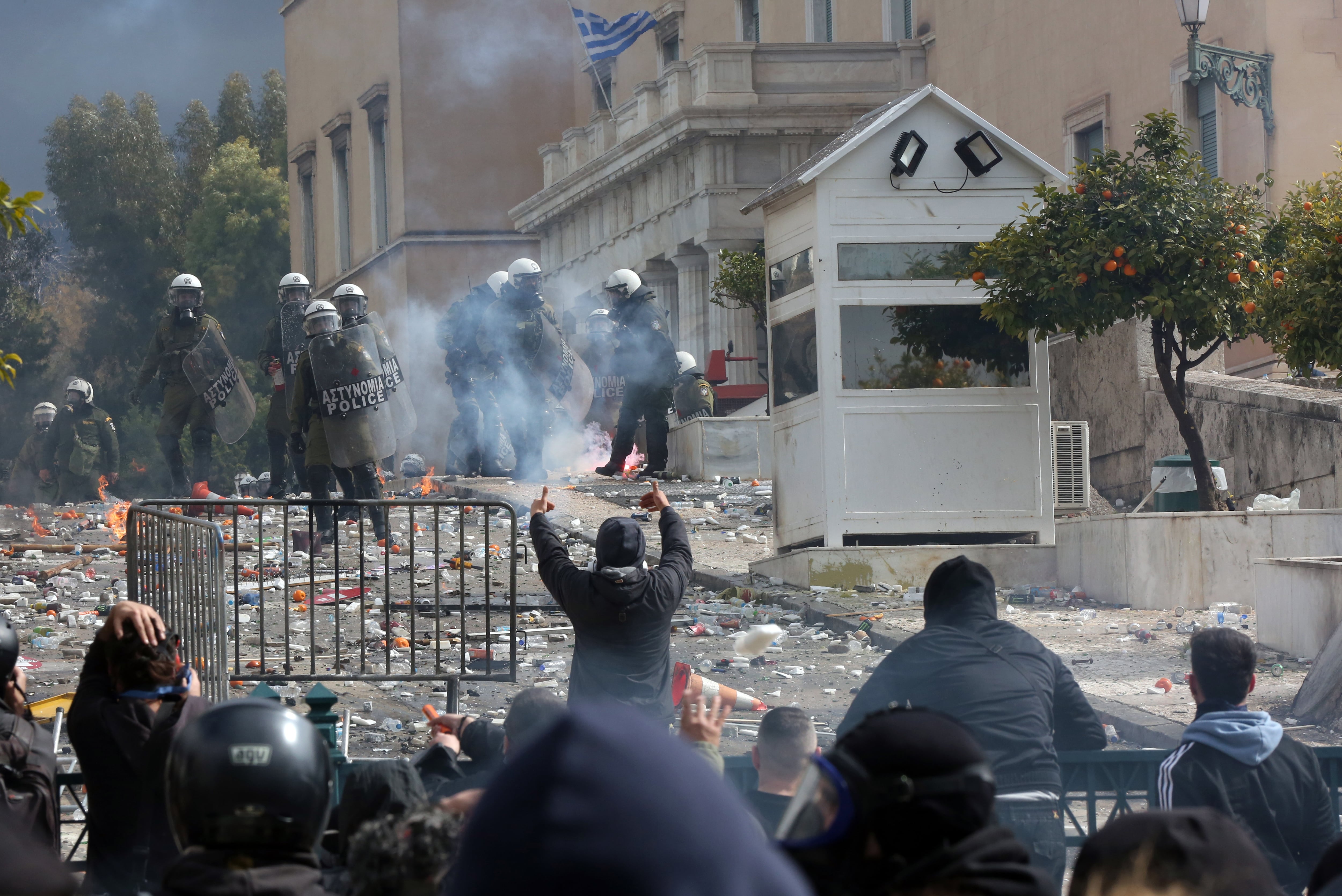 Enfrentamientos entre policía y manifestantes en Grecia