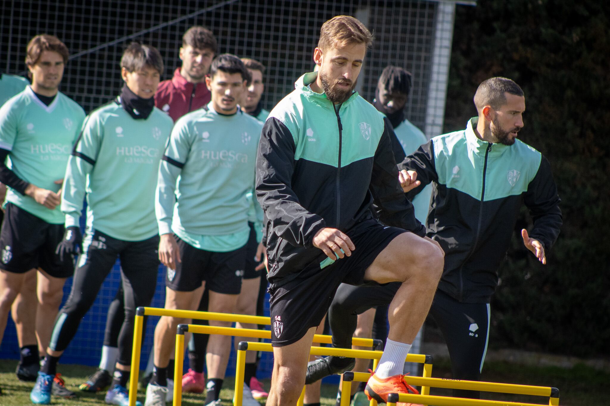 Jorge Pulido y el equipo oscense quieren ofrecer una victoria a la afición