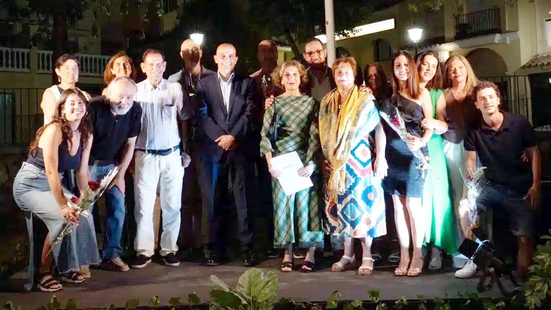 Foto de familia de los participantes del Certamen Nacional de Poesía “Ciudad de Archidona”