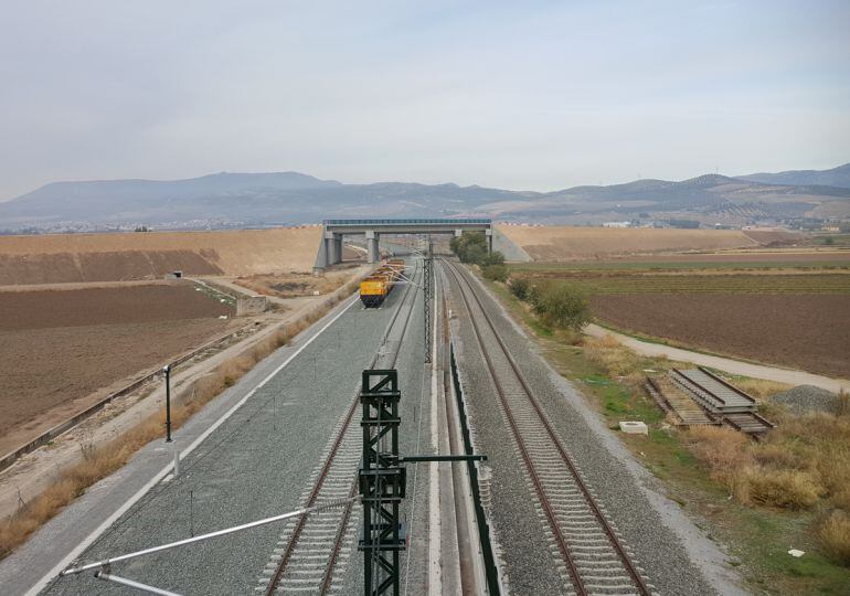 Obras de la vía del AVE de Granada en Pinos Puente