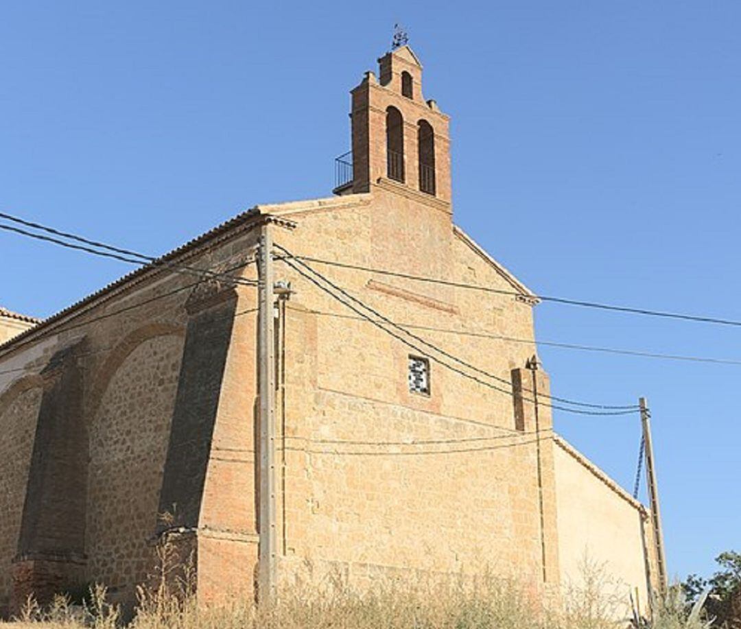 Iglesia de Valdefinjas antes de la tormenta