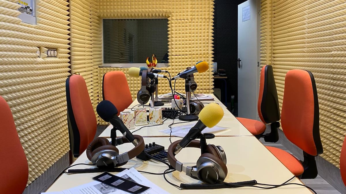 Onda Cerebral, una radio autogestionada por los pacientes de un psiquiátrico