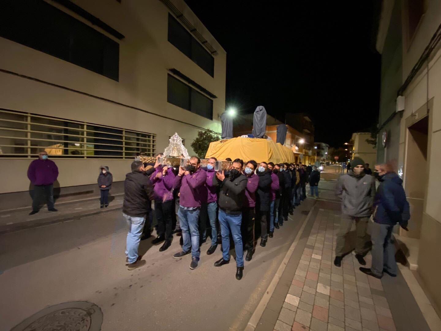 En sayos de la Hermandad de Nuestro Padre Jesús de Nazareno Rescatado y la María Santísima de los Dolores de Alcázar de San Juan