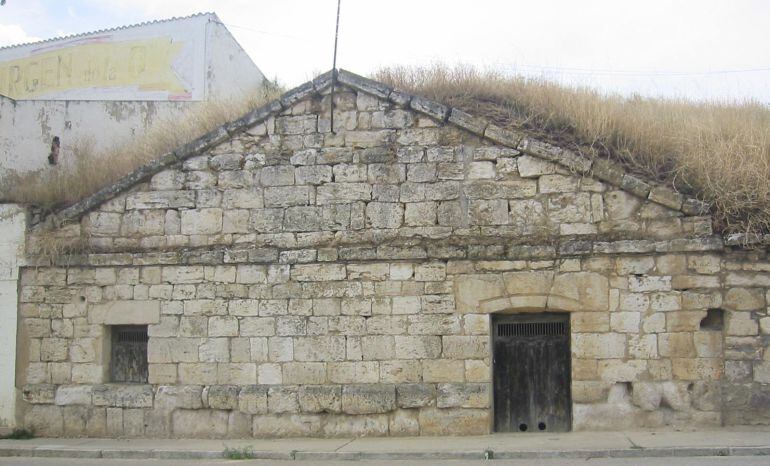 Dueñas (Palencia) posee un rico patrimonio de bodegas y casas cueva