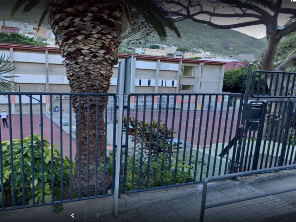Declaran la emergencia en el techado de las canchas deportivas de cinco centros educativos de Santa Cruz de Tenerife