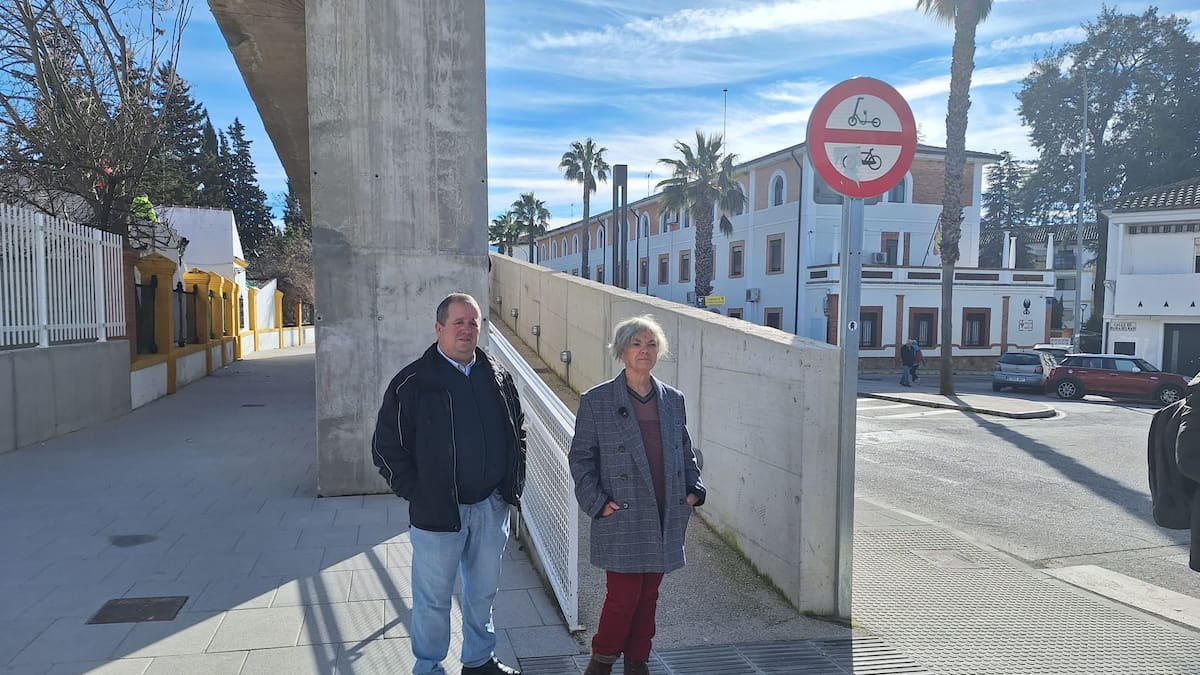 Con Ronda denuncia la falta de "accesibilidad real" en la ciudad