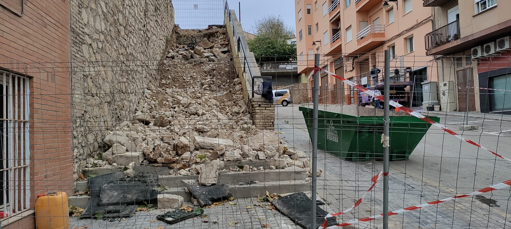 Inici de les obres de les escales mecàniques