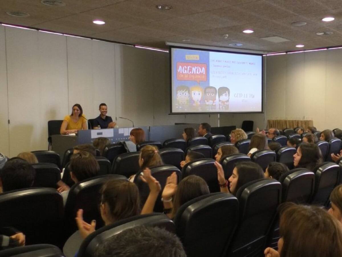 El alumnado del colegio El Pla hace sus propuestas a los grupos políticos