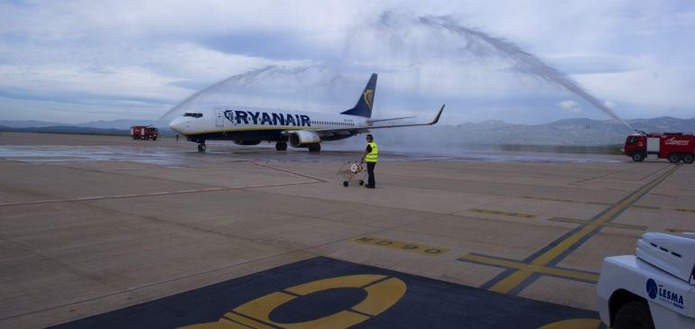 Bienvenida al primer vuelo en el aeropuerto de Castellón de la compañía Ryanair