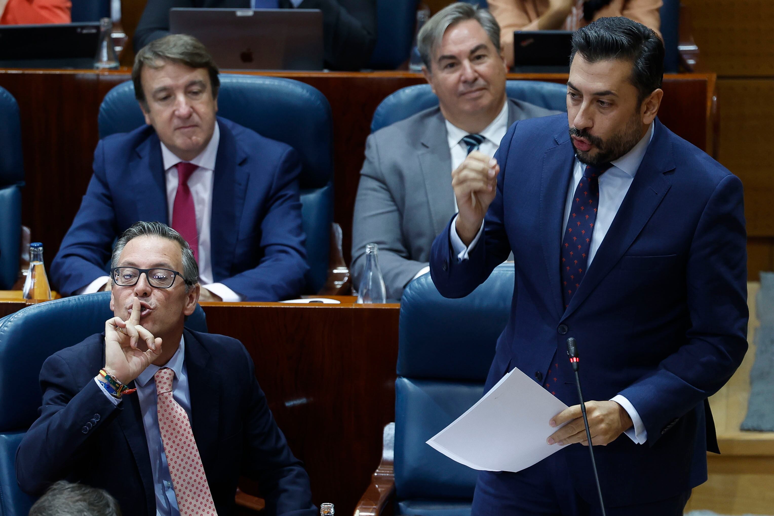 MADRID, 02/10/2025.- El portavoz del PP, Carlos Díaz Pache, interviene durante el pleno de este jueves en la Asamblea regional, marcado por la inmigración, el conflicto en Gaza y el &quot;síndrome postaborto&quot;. EFE/ Javier Lizon
