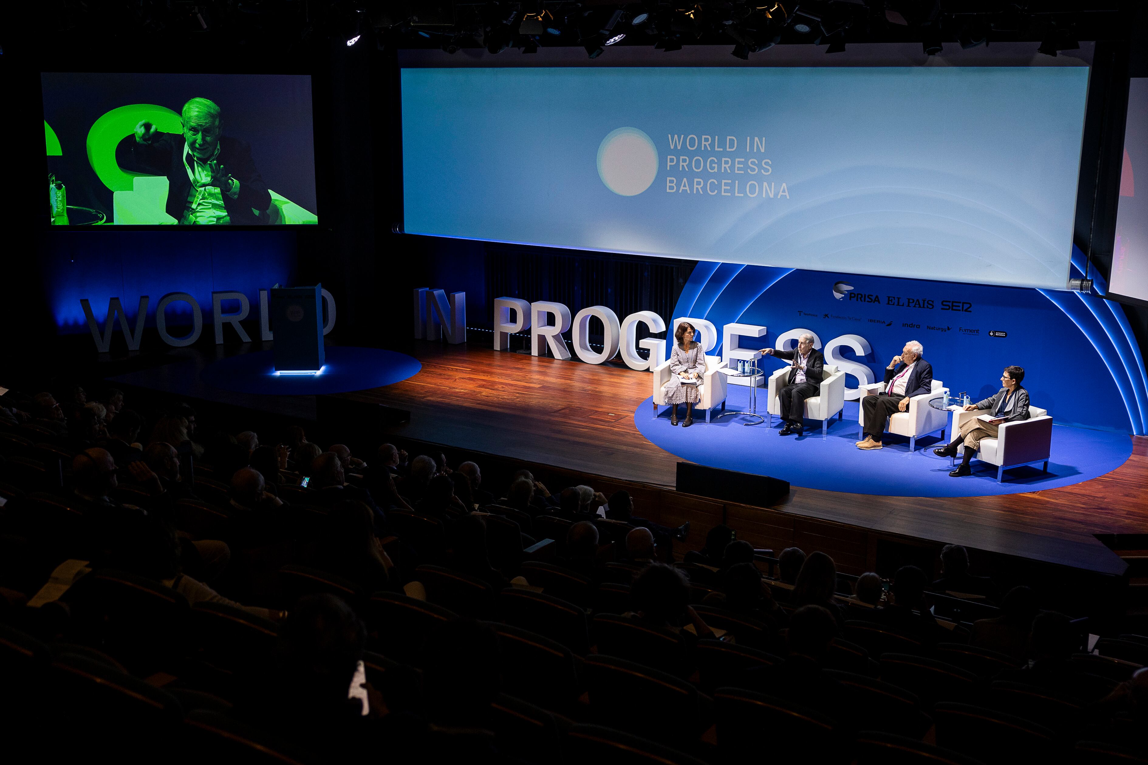 14/10/24  DVD 1236 Barcelona, World in Progress Barcelona, jornadas organizadas por Prisa, Ser y El País.Mesa redonda Ortiente Próximo, crisol y choque de civilizaciones con las intervenciones de. Sholomo Ben Ami, José Manuel García-Margallo, Luz Gómez García y la moderación de Lucía Abellán.[ALBERT GARCIA]