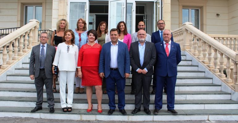 Foto de familia de la comida de los cuchilleros