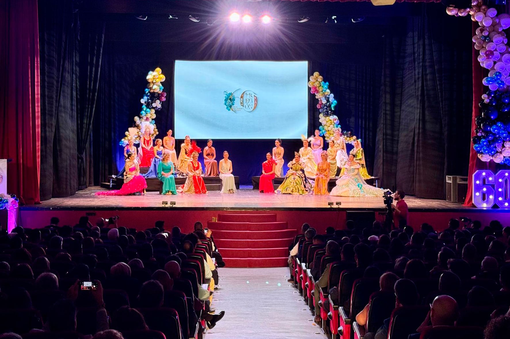 Las abanderas del 2025 y 2026 fueron protagonistas