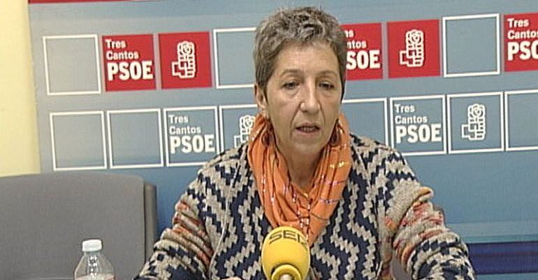 Lydia Martínez, portavoz del PSOE Tres Cantos en rueda de prensa