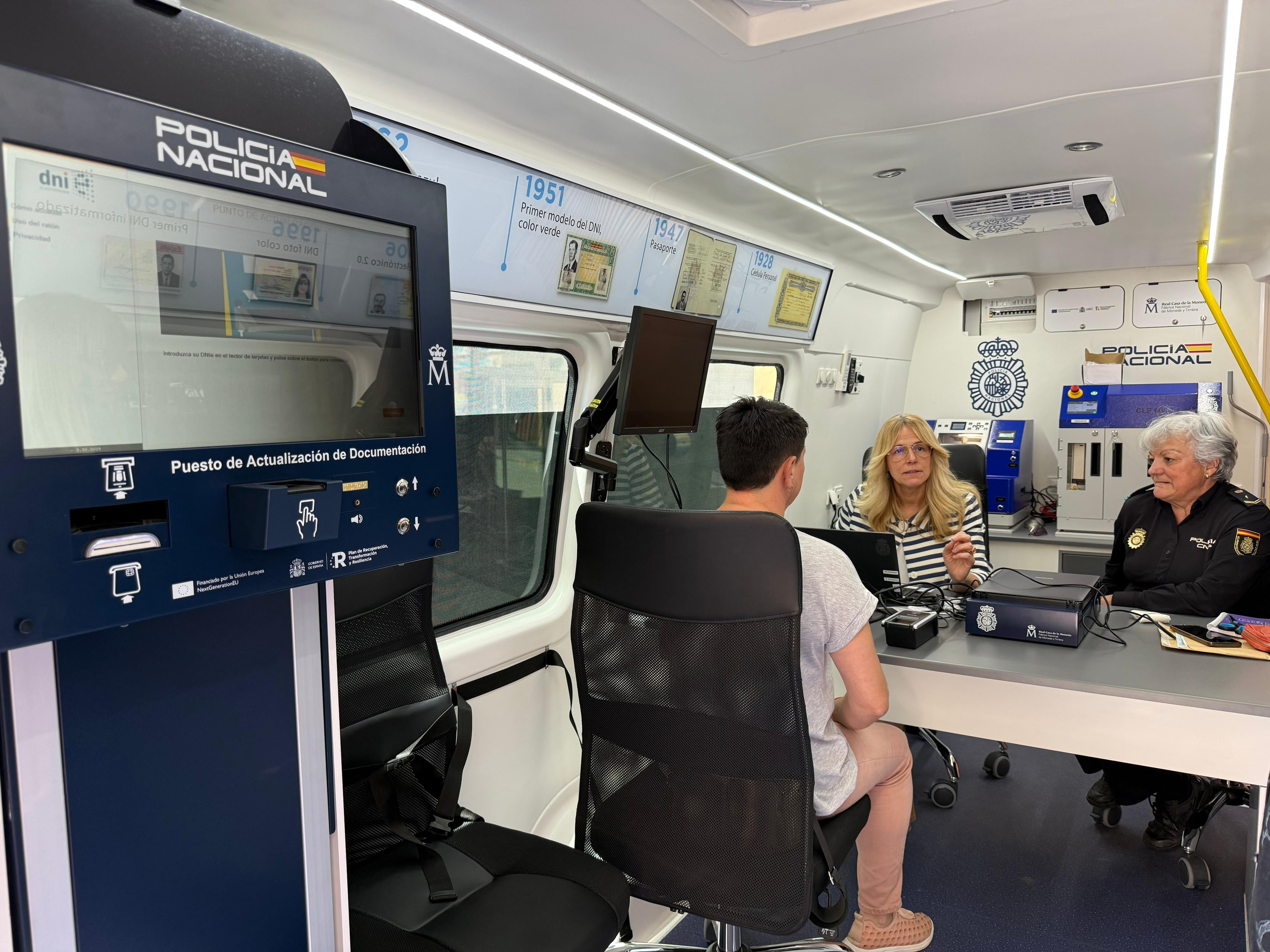 La oficina móvil para expedir el DNI y Pasaporte entrará en servicio en los próximos días. Foto: Ayto. de Binéfar