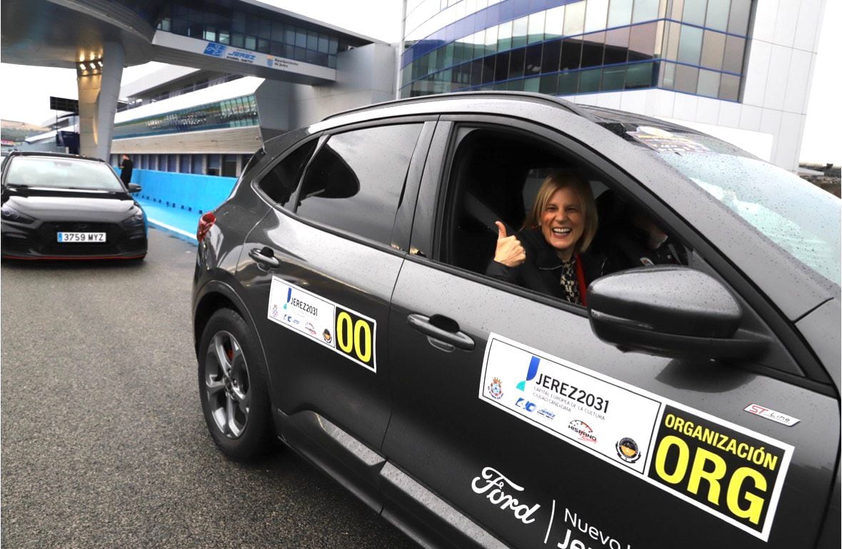 La alcaldesa de Jerez durante la jornada de Puertas Abiertas en el Circuito de Jereza