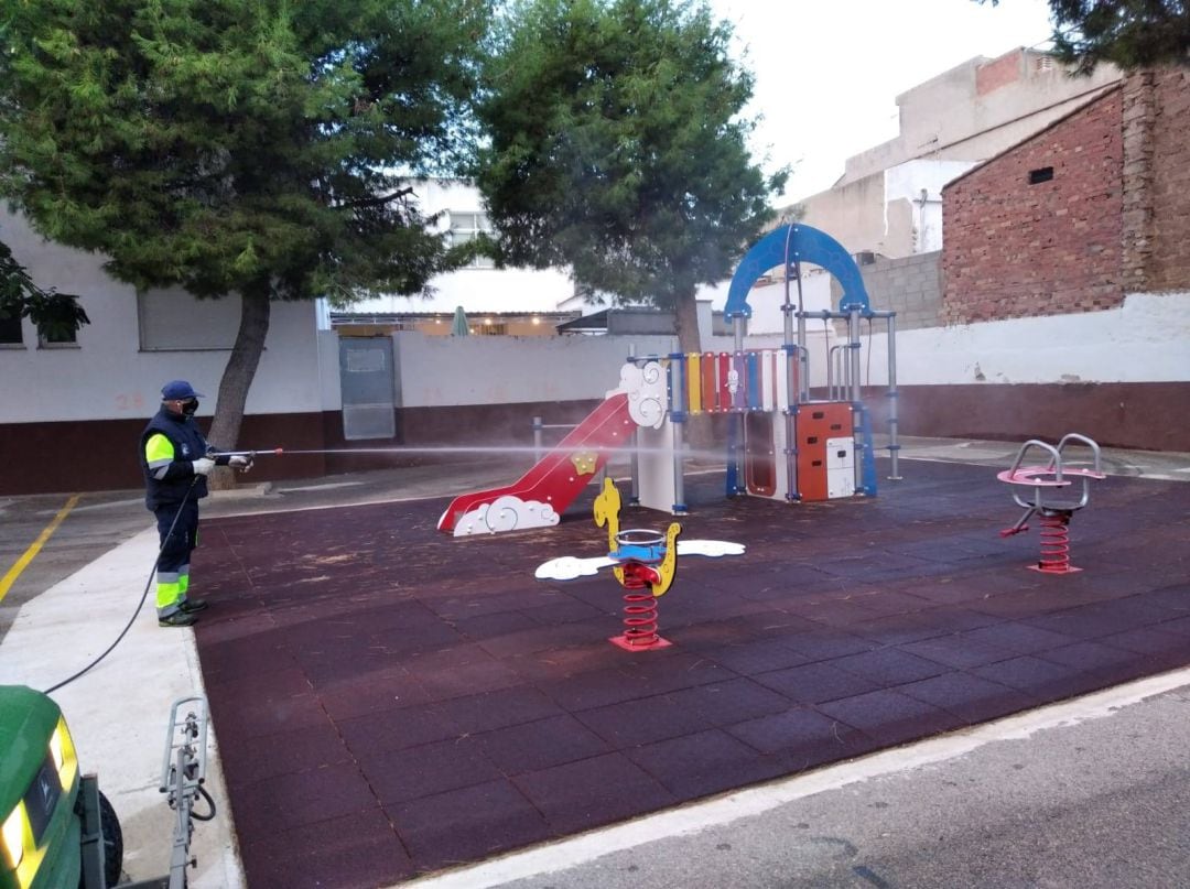 Desinfección de parques infantiles