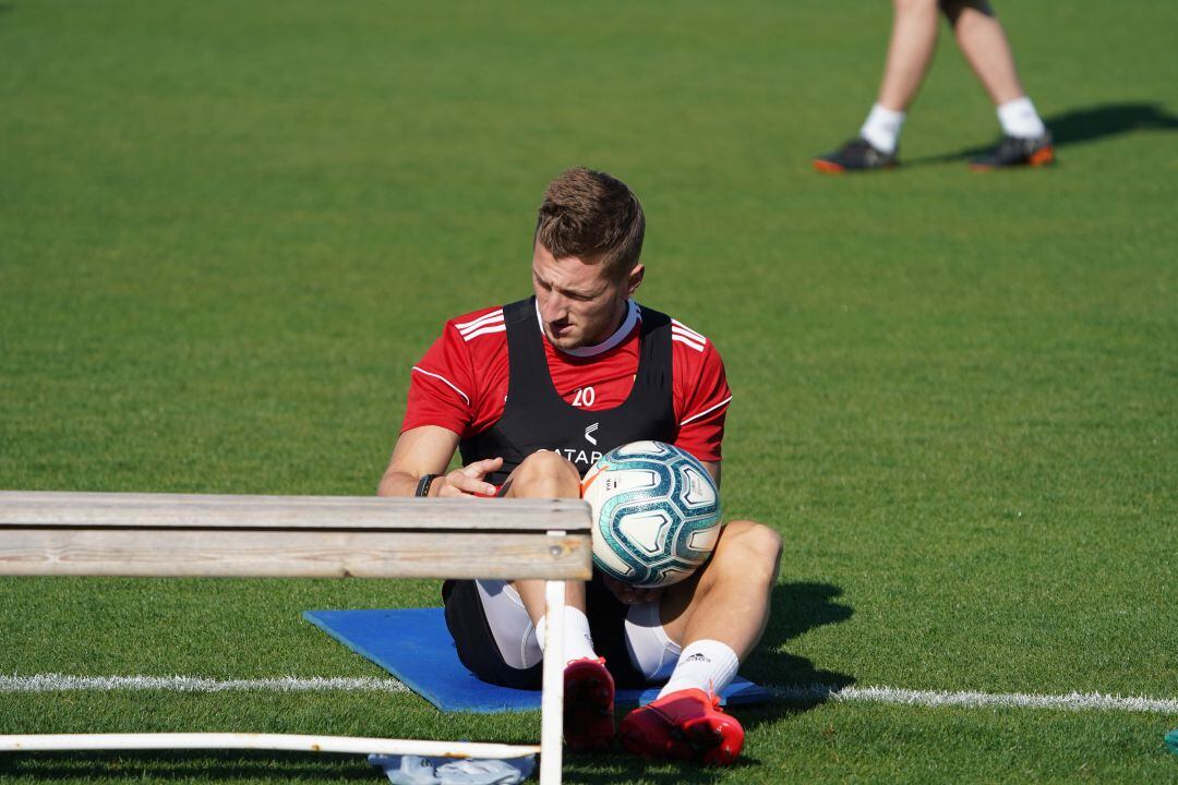 Iván Balliu en el campo Anexo.