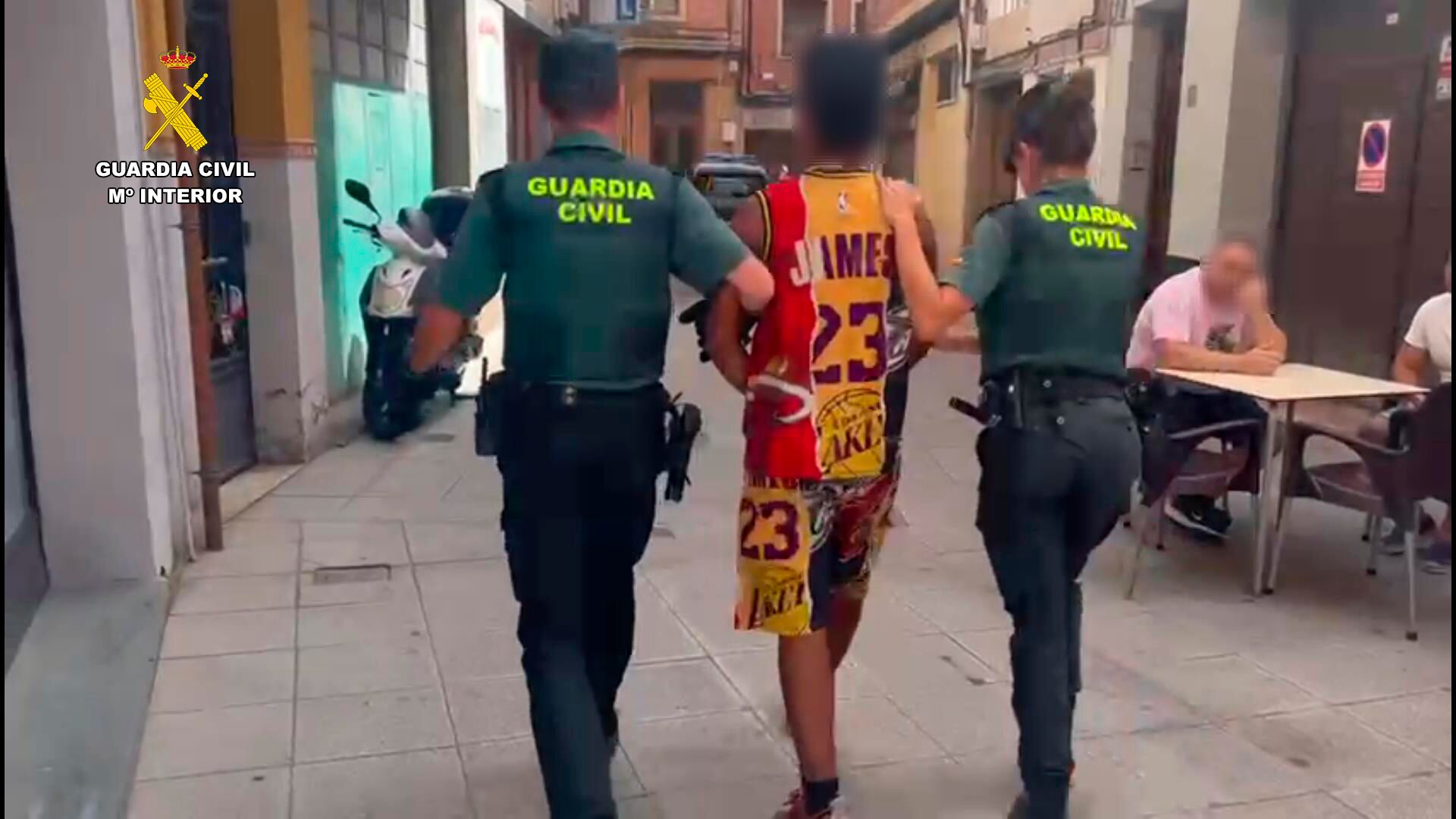 Detenido en La Rioja un joven de 21 años por agredir sexualmente a una amiga mientras dormía