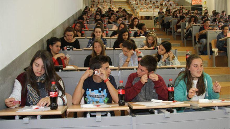 Estudiantes en el concurso de relatos