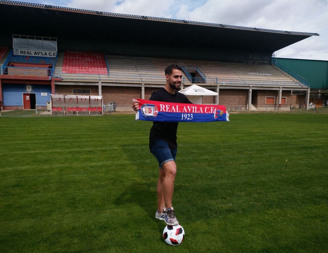 &#039;Rubo&#039; en su presentación con el Real Ávila