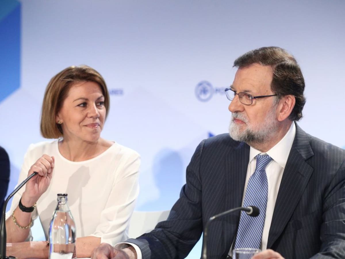 Àngels Barceló: "El dinosaurio sigue allí"