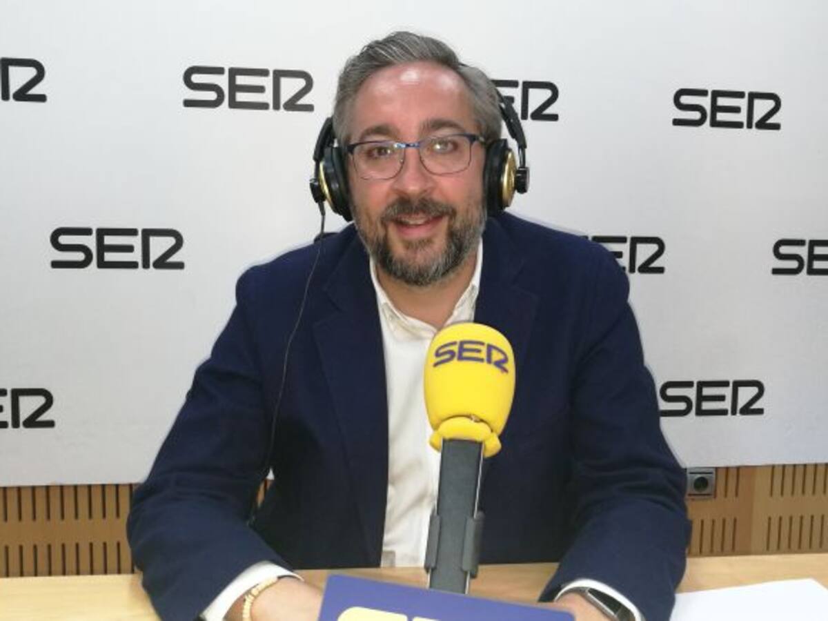 Víctor Martinez: "López Miras ha sabido reconducir una situación complicada porque veníamos de dar algún que otro bandazo hace un año"
