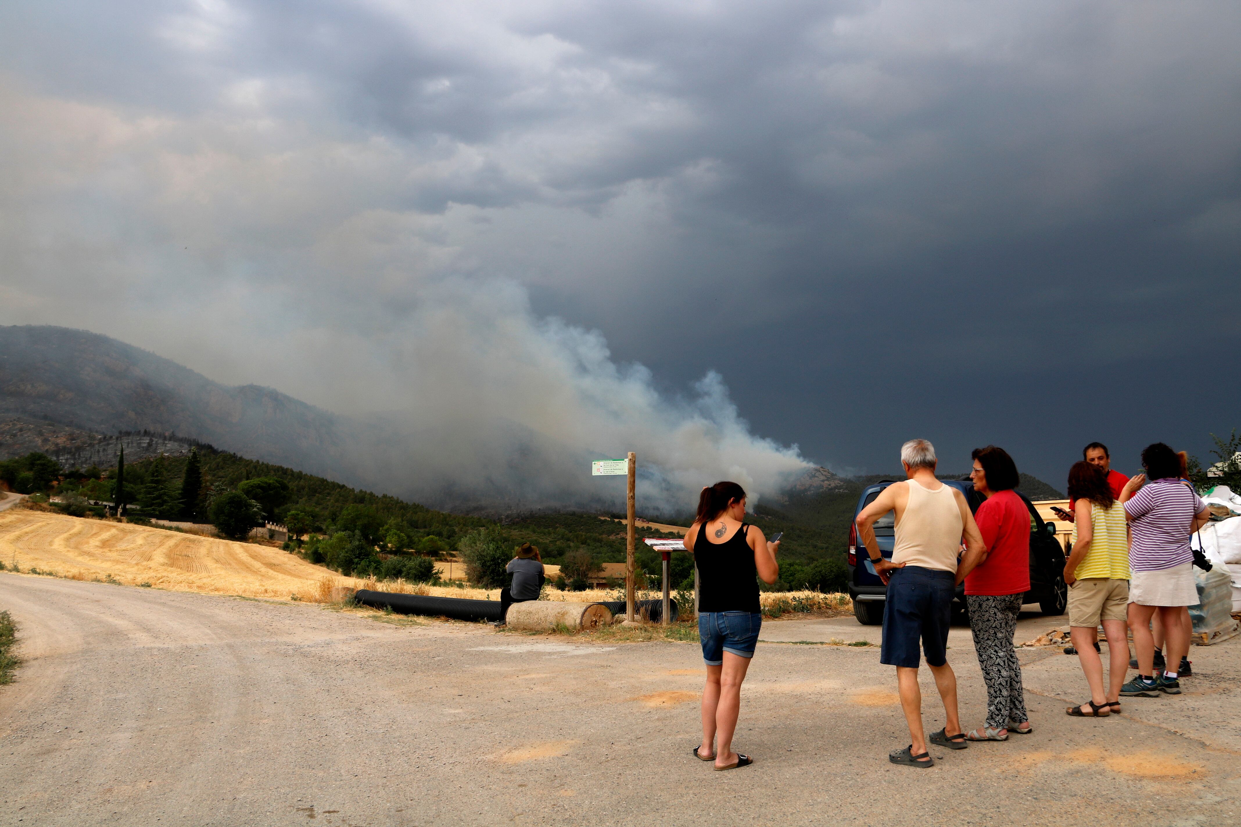 Segueix actiu el foc de Baldomar, del que se'n va alertar aquest dimecres, 15 de juny, poc després de les 13 hores. Foto: ACN.