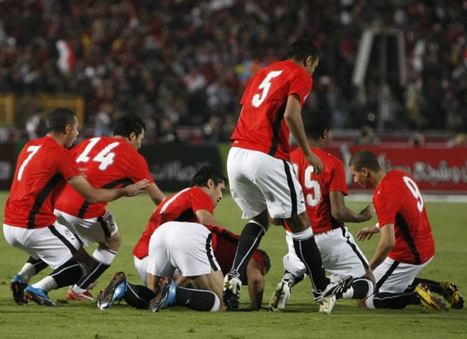 Los jugadores de Egipto celebran la victoria ante Argelia