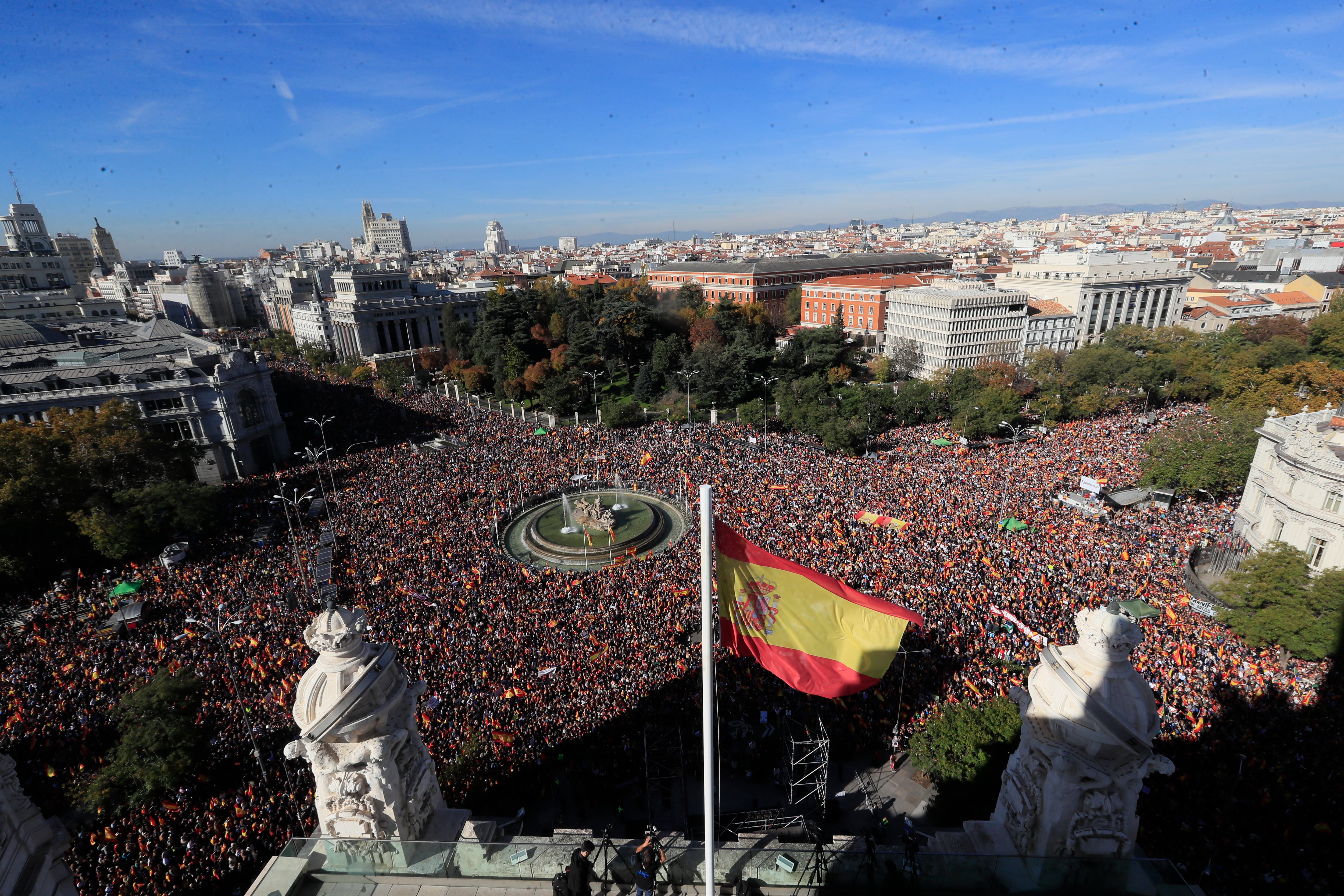 Manifestación contra la amnistía en la Plaza de Cibeles.