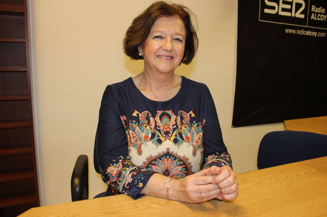 Dori Cantó, en los estudios de Radio Alcoy