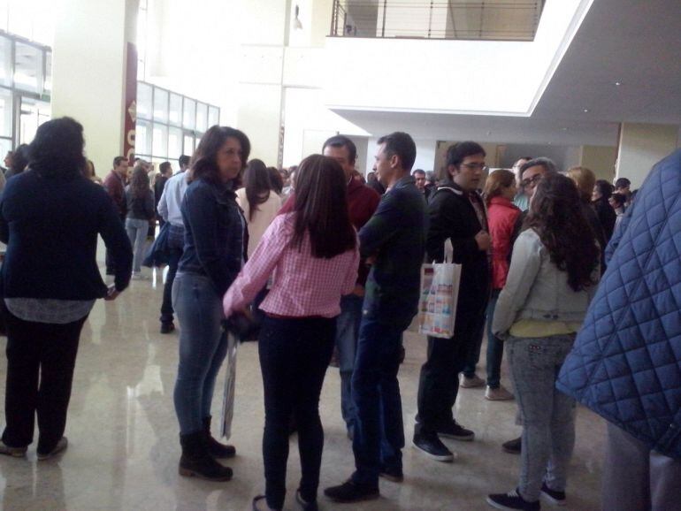 Jóvenes que han acudido a la jornada de puertas abiertas de la Universidad de Castilla-La Mancha.