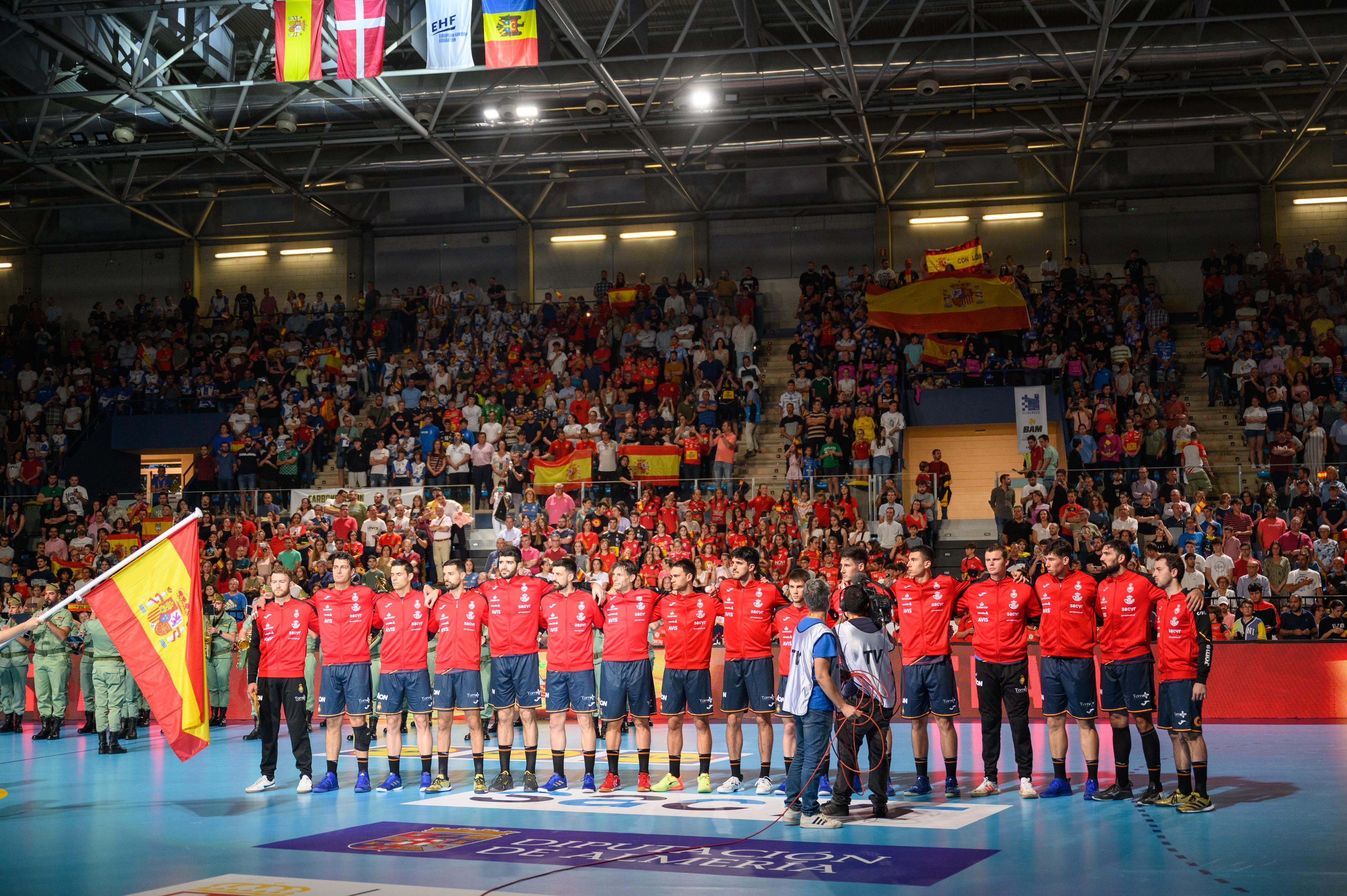 Pelos de punta cuando sonaba el himno de España.