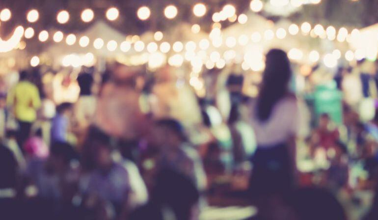 La segunda noche de botellón autorizado reunió a 6.000 personas en la plaza de toros de Albacete