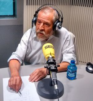 Francisco Mora, durante la entrevista en los estudios de la Cadena SER