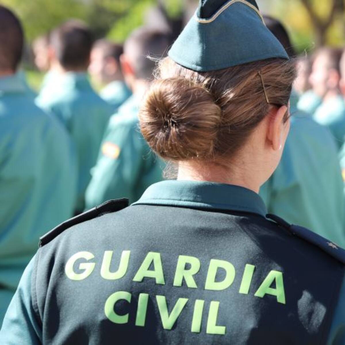 Los 'quintos' de la Guardia Civil vuelven al verde legionario
