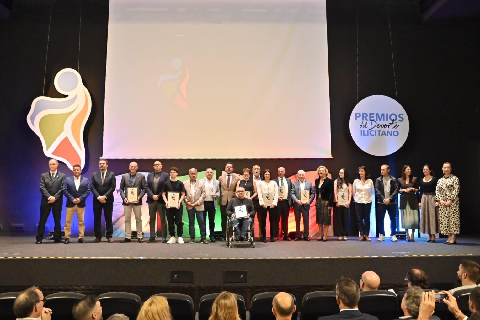 Los premiados posan al final del acto en el Centro de Congresos