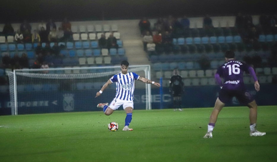 Miguel Goñi, contra el Valladolid Promesas.