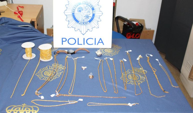 Los agentes se han incautado de numerosas joyas sustraídas