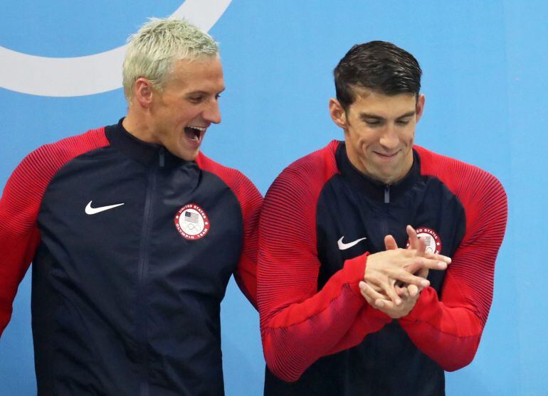 Lochte con Phelps, en Río 2016