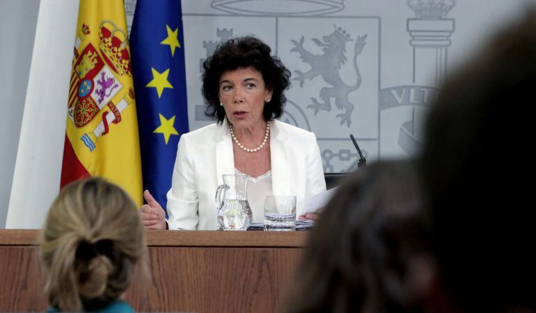 La portavoz del Gobierno, Isabel Celaá, durante la rueda de prensa que ofrece hoy en Madrid posterior al Consejo de Ministros.