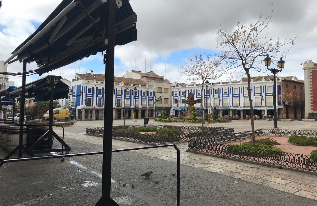 Imagen de archivo de la Plaza de España de Valdepeñas, durante el confinamiento 