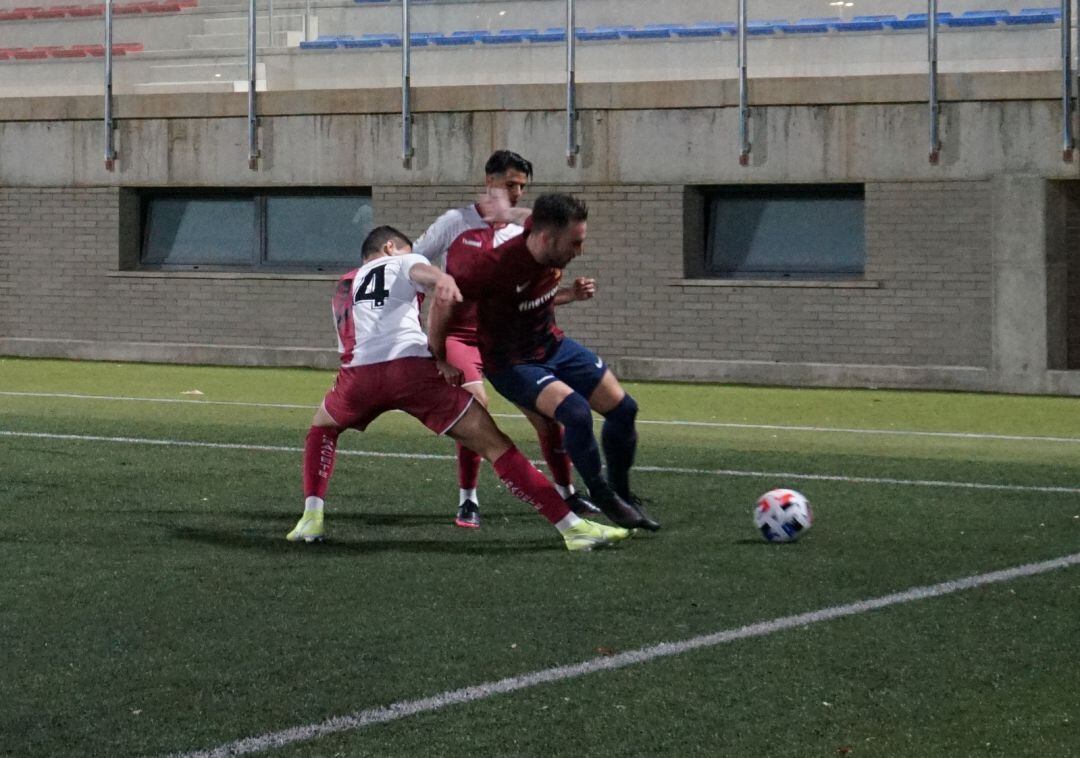 El Eldense tuvo más balón en la primera mitad
