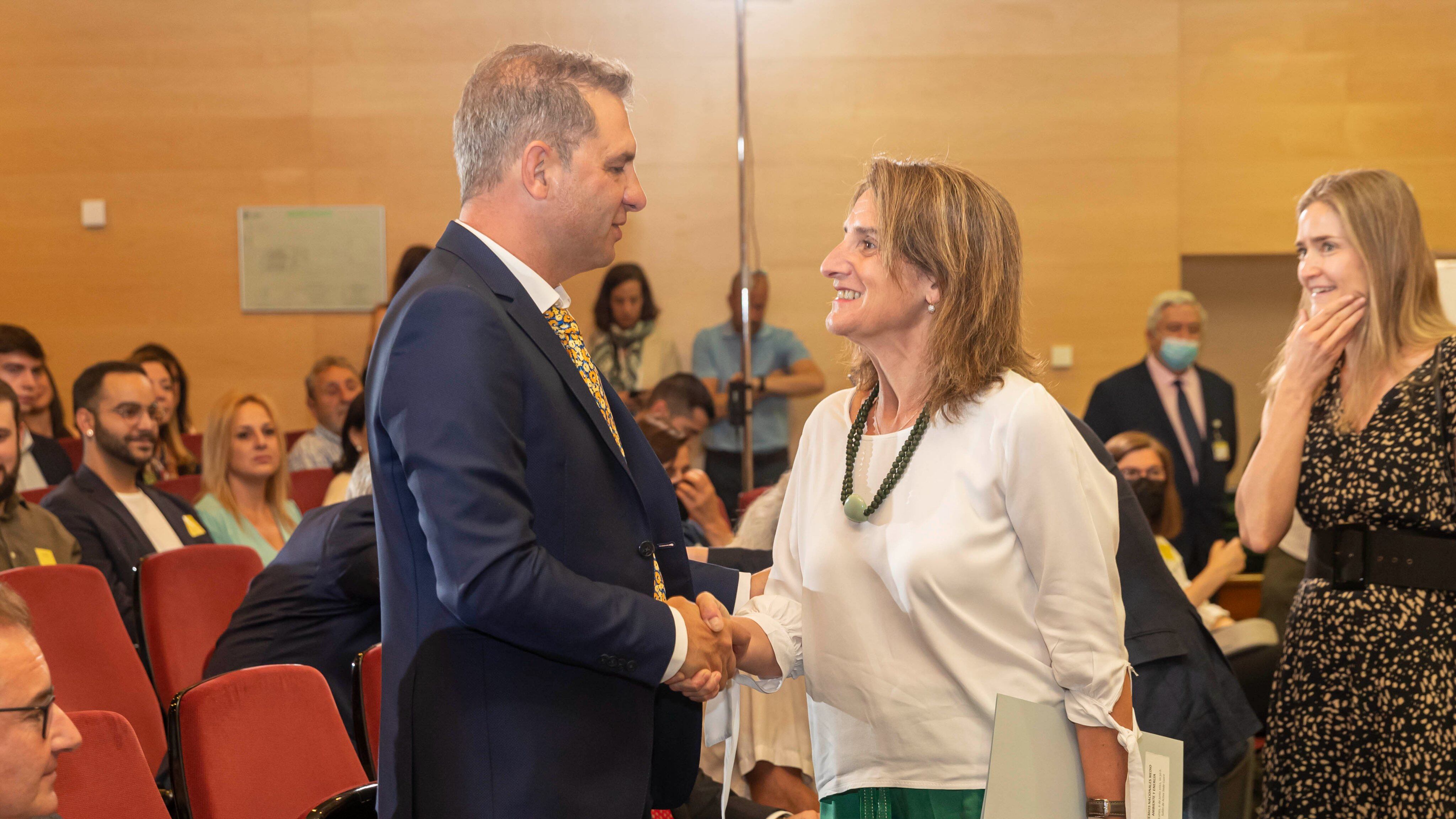 Roberto Lozano (Fundación Oxígeno) y Teresa Ribera, ministra para la Transición Ecológica