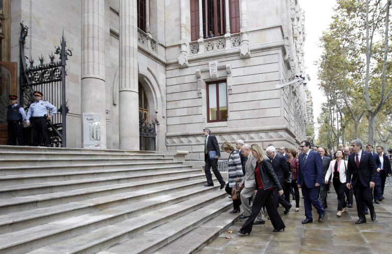 La consellera de Educación de la Generalitat, Irene Rigau, a su llegada al Tribunal Superior de Justicia de Cataluña (TSJC) para aclarar su papel en la organización de la consulta alternativa independentista del 9N. 