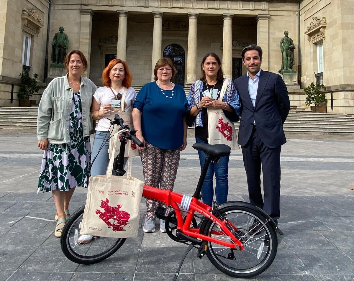 María Teresa Menoyo, Silvina Vicente Zorzoli e Iratxe Martínez.